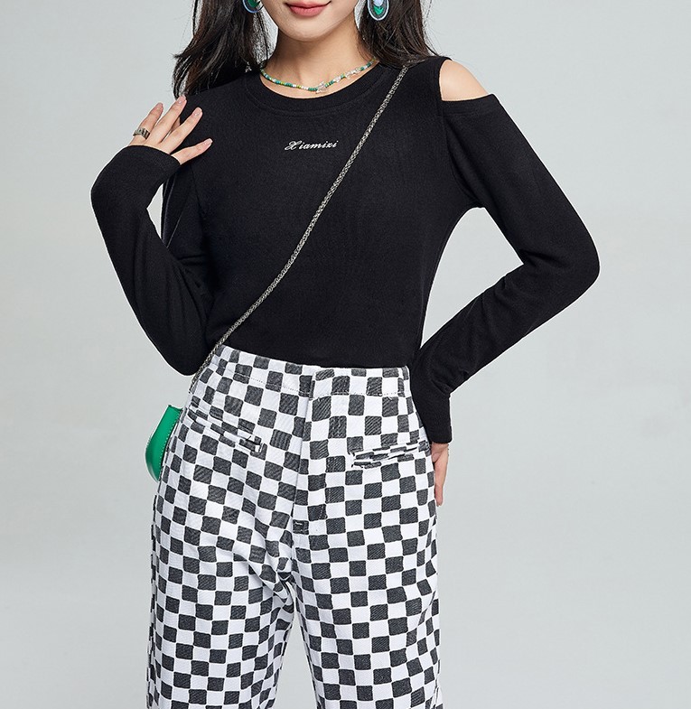 Long sleeved warm knit bottom sweater