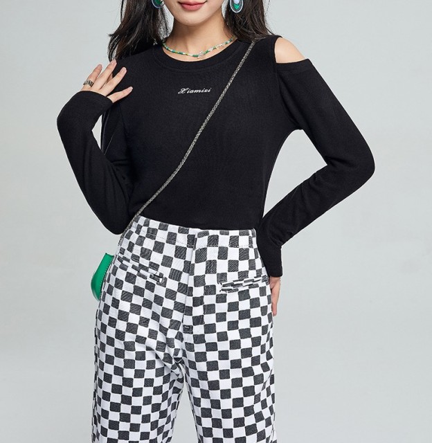 Long sleeved warm knit bottom sweater