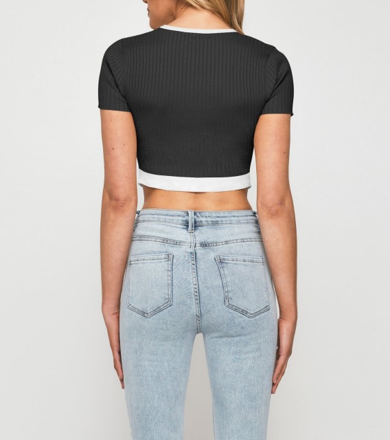 Knitted short sleeved T-shirt