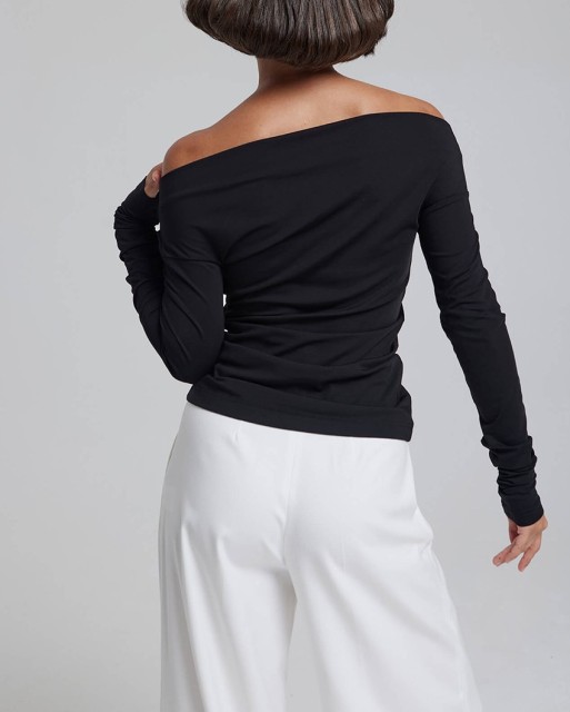 Black one shoulder knit shirt
