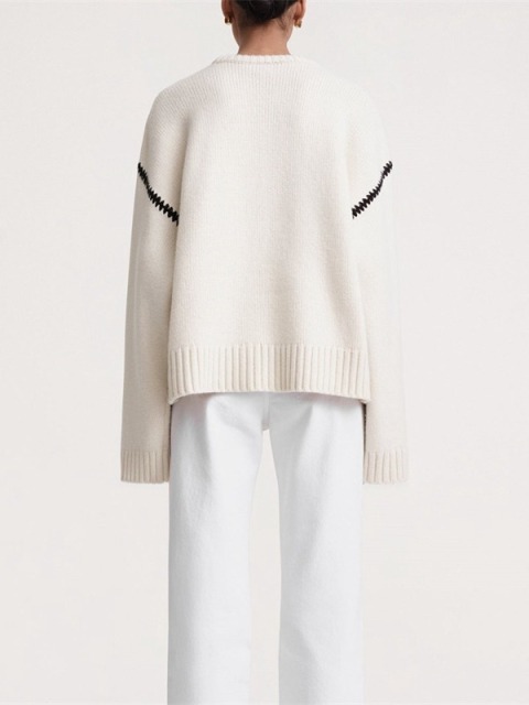 Embroidered round neck knit top