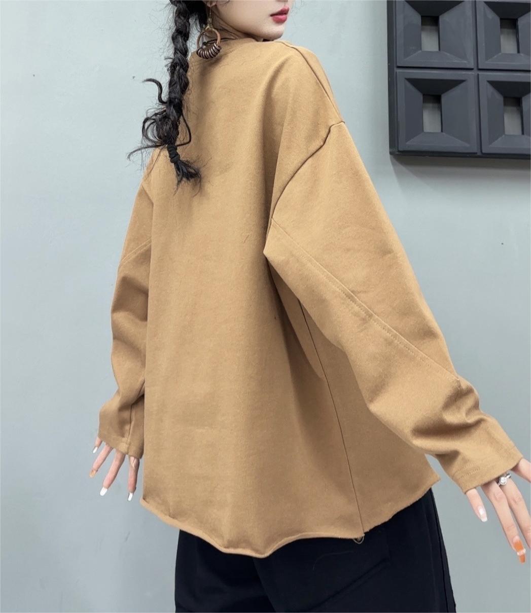 Round neck short printed hoodie