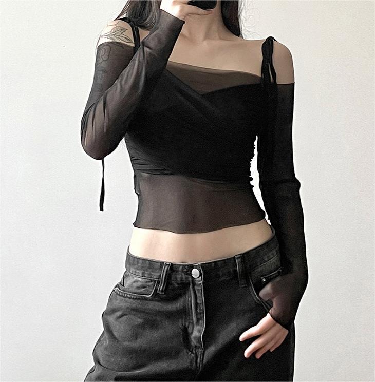 One shoulder long sleeved slim fit T-shirt