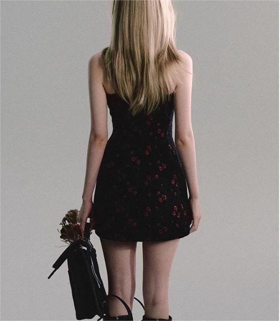 Suspender dress short skirt for women