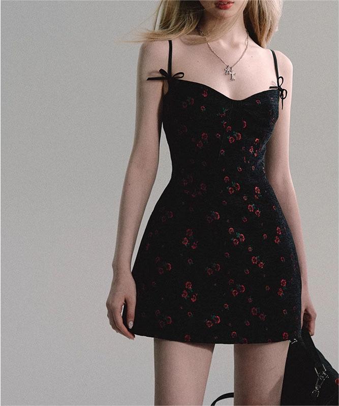 Suspender dress short skirt for women