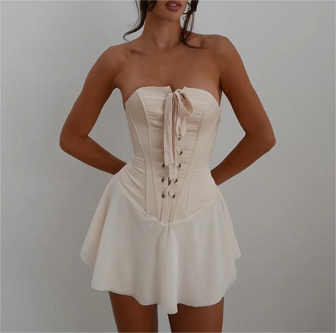 One line neckline strapless lotus leaf short skirt