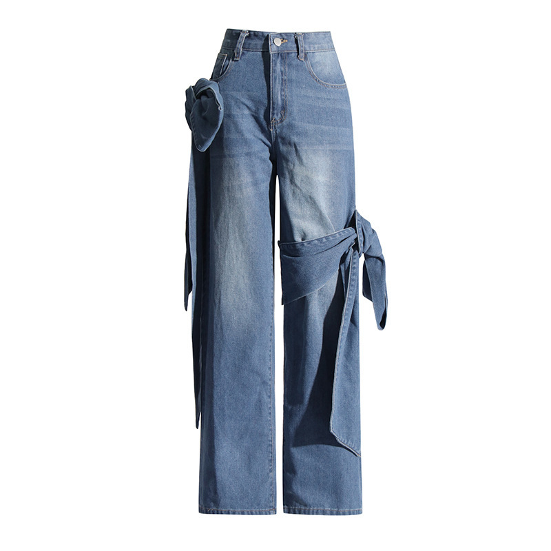 Washed and distressed high waisted jeans for women