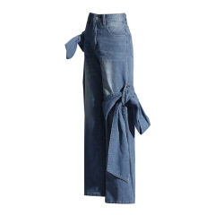 Washed and distressed high waisted jeans for women