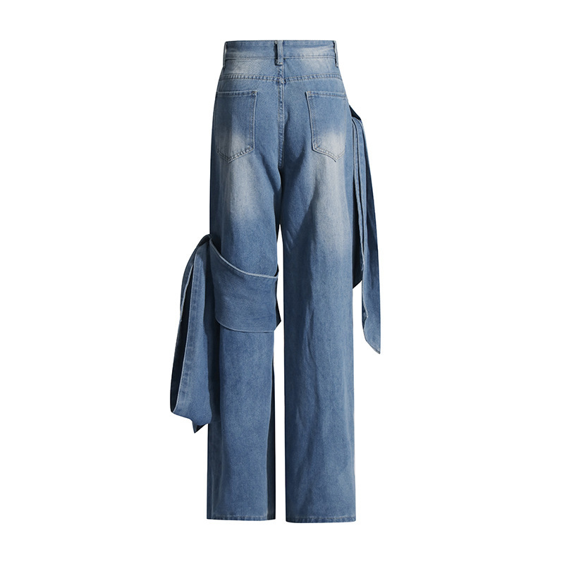 Washed and distressed high waisted jeans for women