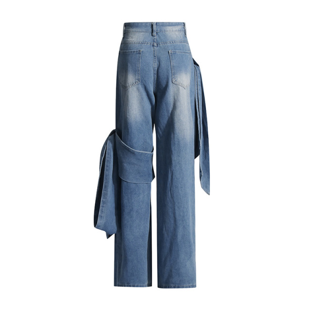Washed and distressed high waisted jeans for women