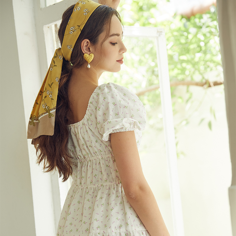 Square Neck Pleated Waist Puff Sleeve Floral Short Dress