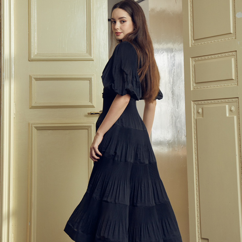 Black V-neck puff sleeve waist long dress