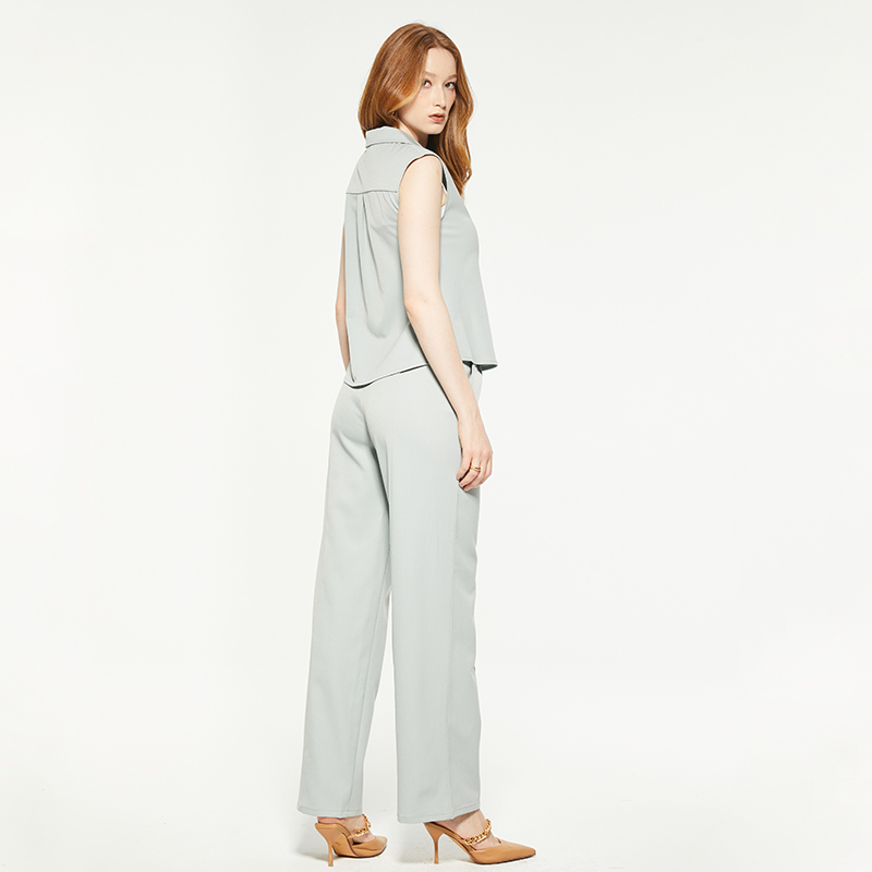 Commuting v-neck sleeveless suit top