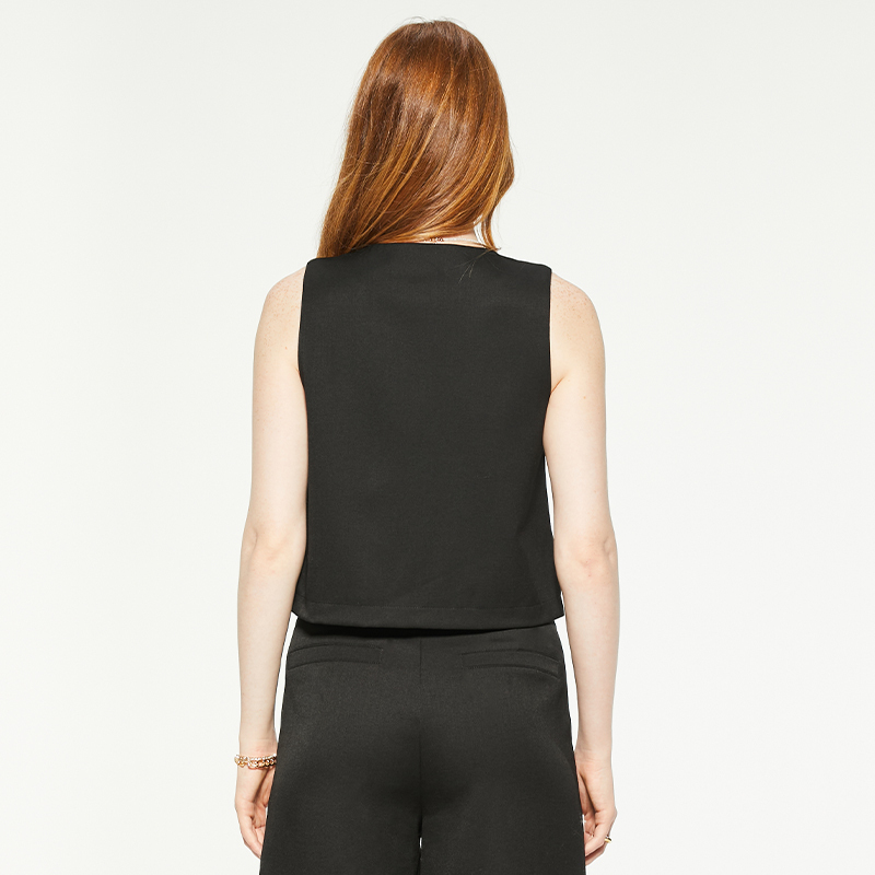 Black round neck sleeveless suit vest