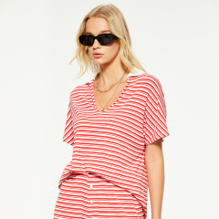 Casual red and white striped v-neck T-shirt