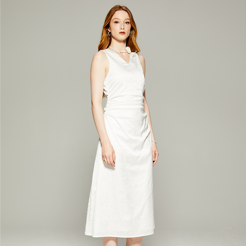 White v-neck sleeveless pleated waist long dress