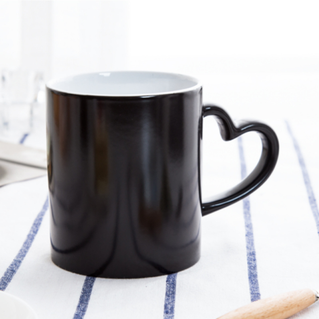 Heat transfer heart-shaped color-changing mug with black, red, and blue handles, photomaster, heat transfer heart-shaped color-changing mug with black, red, and blue handles