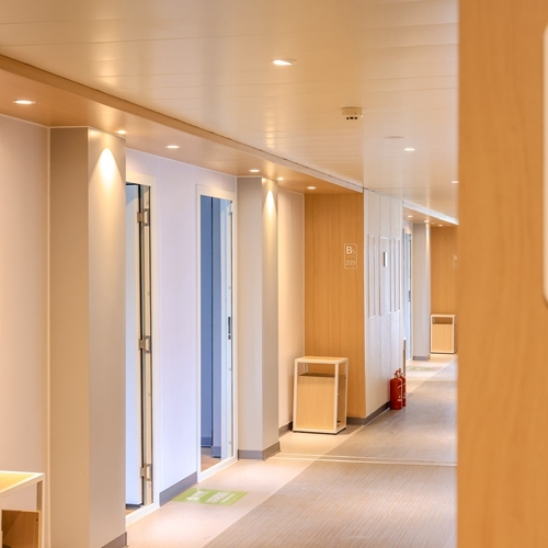 Container hotel