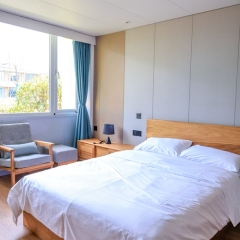 Container hotel