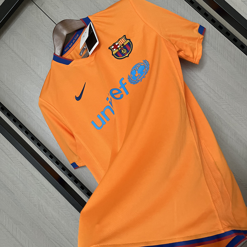 Retro 2006-07 Barcelona Away retro football jersey
