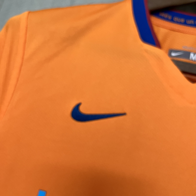 Retro 2006-07 Barcelona Away retro football jersey