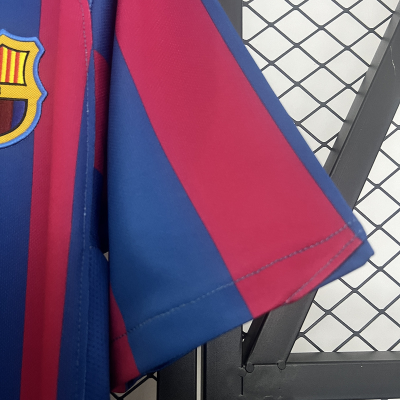 Retro 2005-06 FC Barcelona home Retro XAVI MESSI RONALDINHO Football jersey