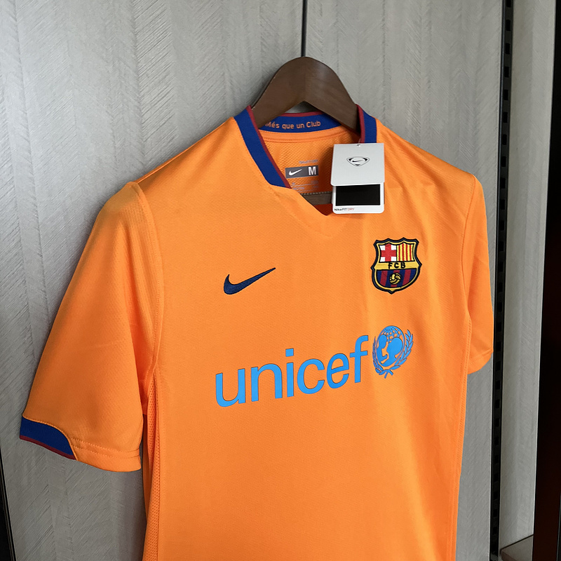 Retro 2006-07 Barcelona Away retro football jersey