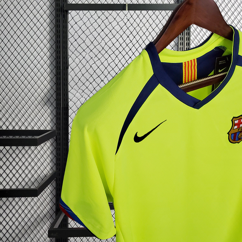 Retro 2005-06 FC Barcelona away Retro XAVI MESSI RONALDINHO Football jersey