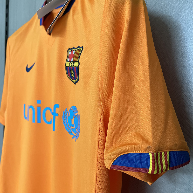 Retro 2006-07 Barcelona Away retro football jersey