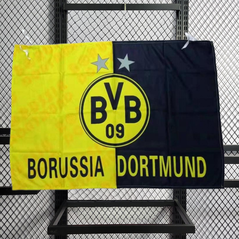 Louishop World Football Club Soccer Team Flag FC Banner for Wall Patio Lawn 60*90 CM Arsenal PSG AC Milan Dortmund Bayern Munchen Real Madrid Juventus Inter Milan Barcelona Liverpool Chelsea Manchester United Tottenham Manchester City Atletico Madrid