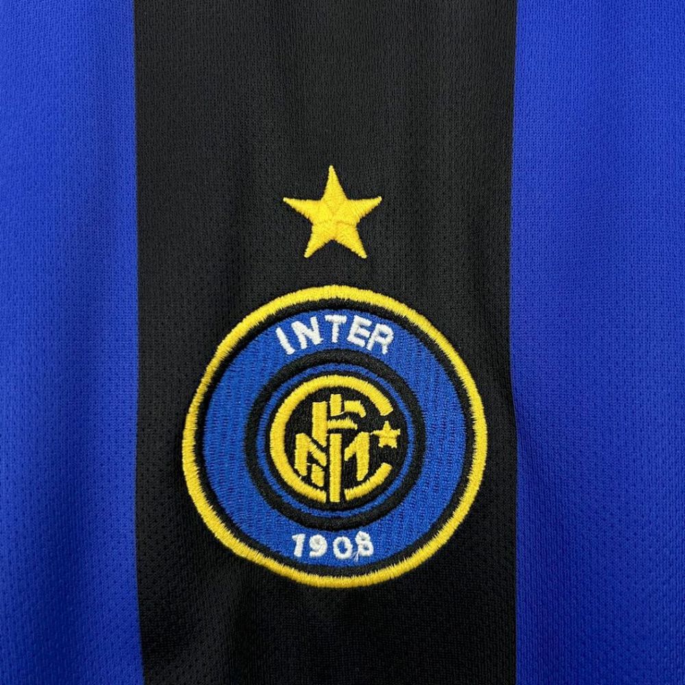 retro 2004-05 Inter Milan Home Retro football jersey