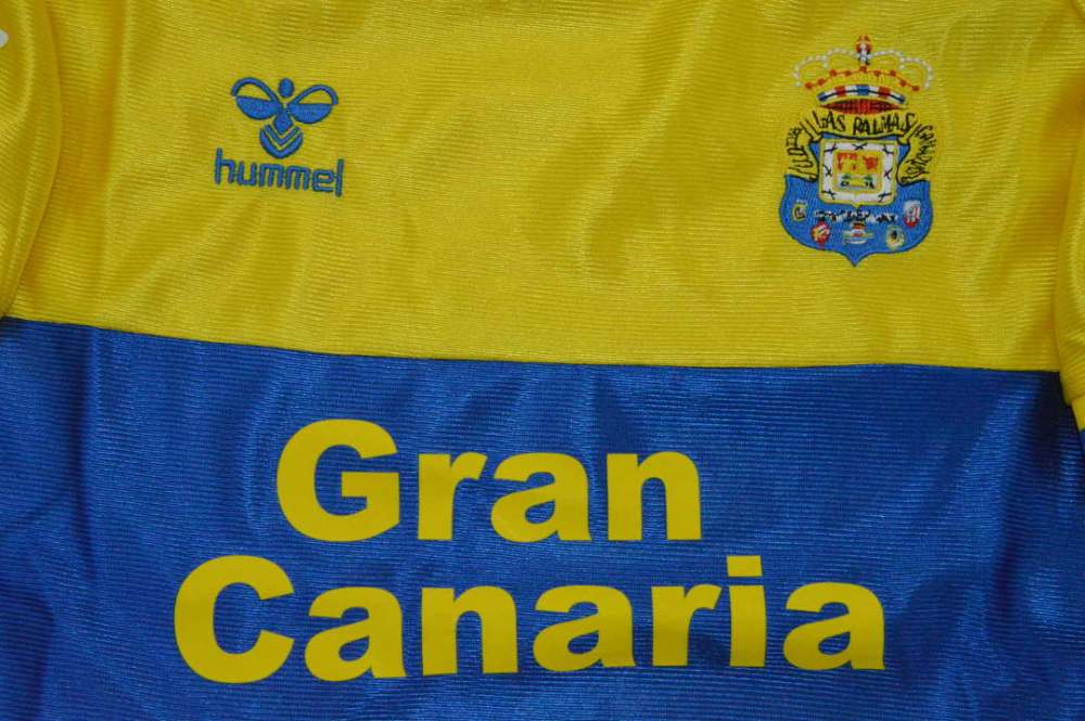 kids kit 26-27 Las Palmas home soccer jersey size 16-28