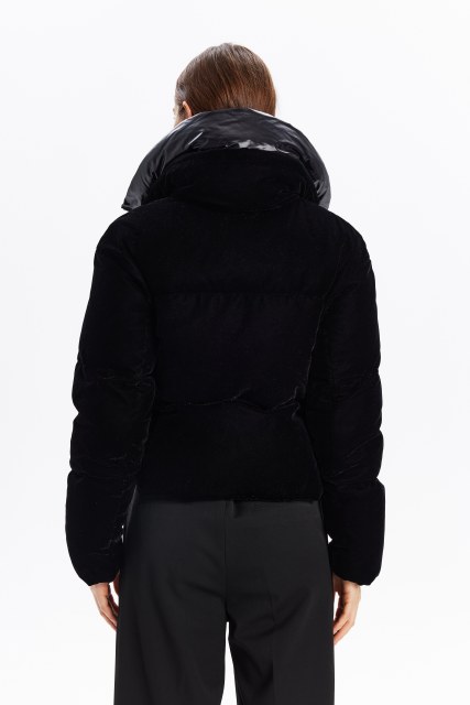 ODM Wholesale High-quality Solid-color Thick Fashion Women's Bubble Down Jacket for Winter Outdoor Warmth and Puffer Jacket,Yingjieli,ODM Wholesale High-quality Solid-color Thick Fashion | Custom Down...