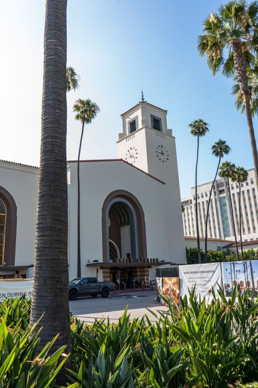 LA02 City of Angels: Architecture, Bookstores & AI Art Day Tour