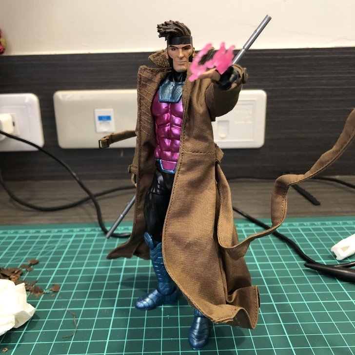 Gambit trench coat 1:12