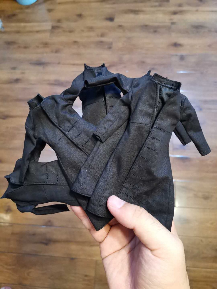 Black Gomez trench coat 1/12