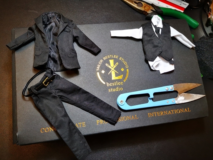 Vtoys zero black suit 1:12
