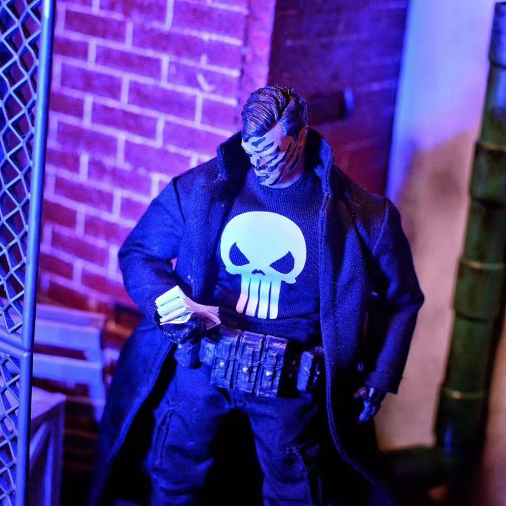 Mezco punisher Black long dust coat 1/12