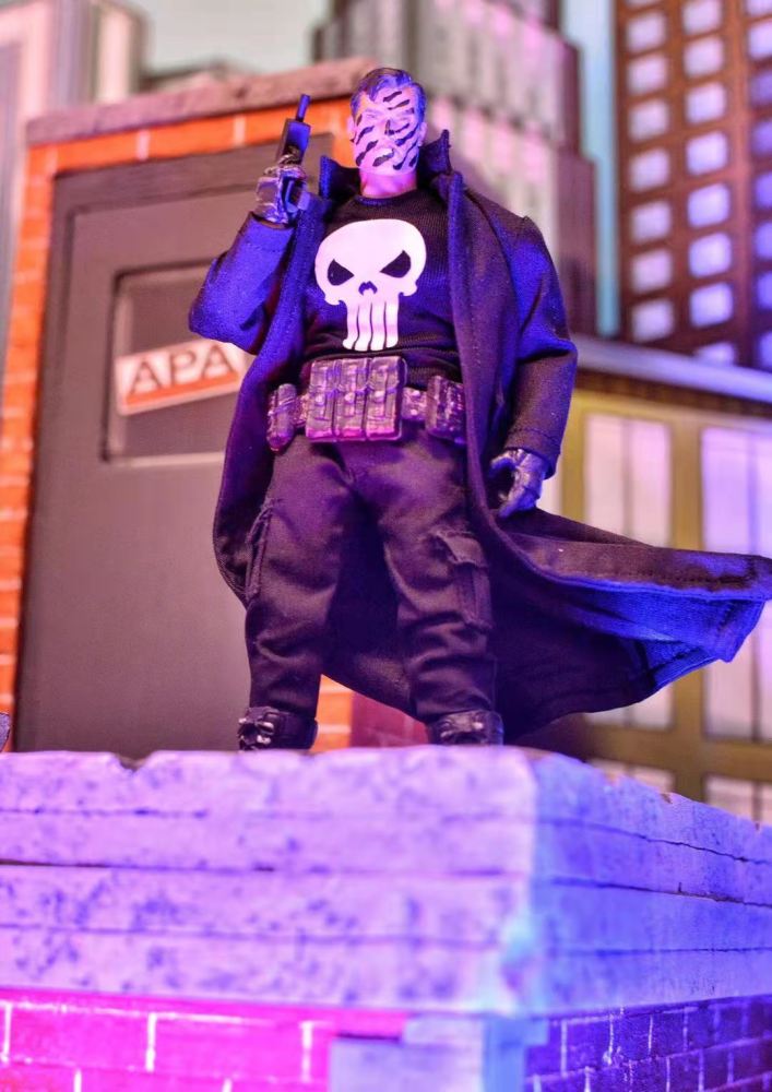 Mezco punisher Black long dust coat 1/12