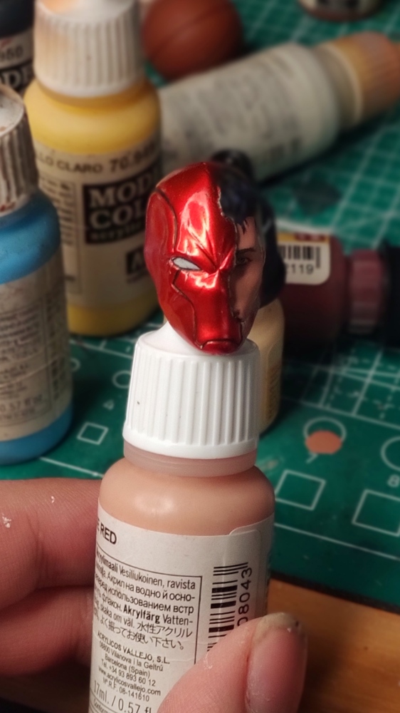 War damage version of red Boy headsclpt 1:12