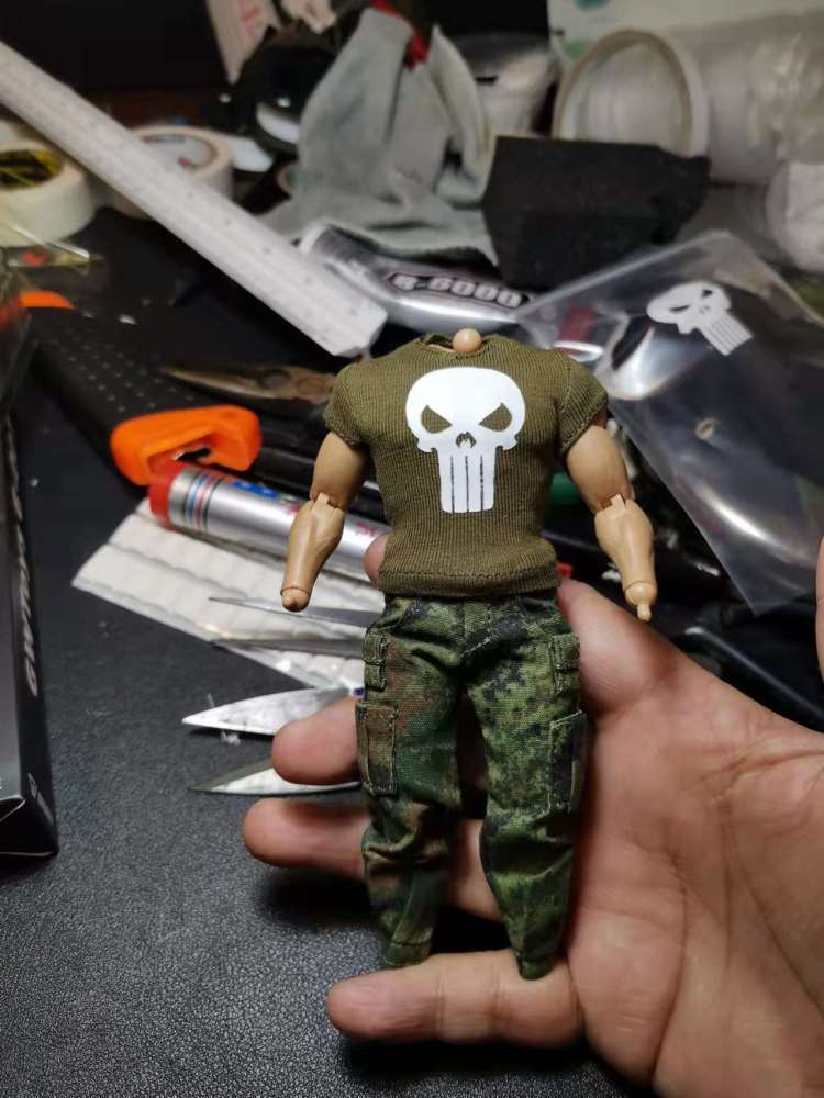 Revenge man camouflage combat suit 1:12