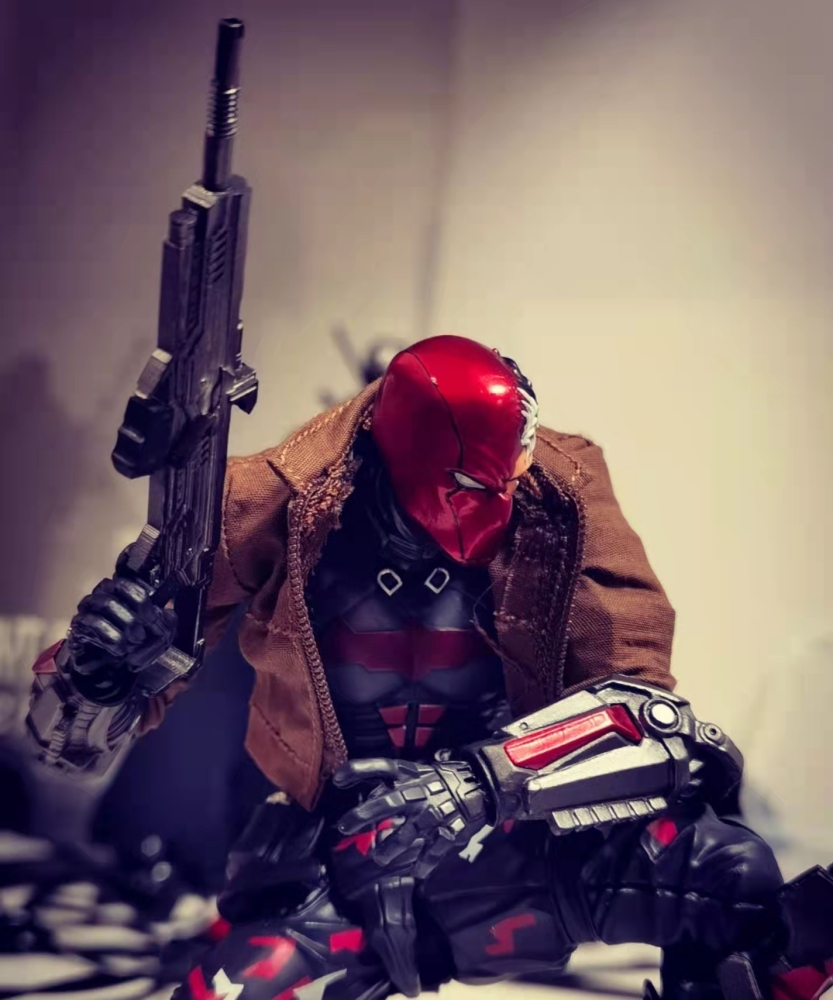 KAIYODO Redhoodd jacket/headsculpt/toy gun 1:12