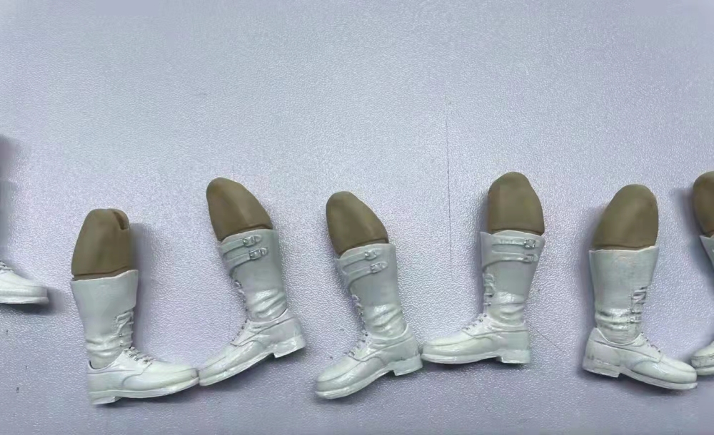 Mezco /VT DIY  boots 1:12