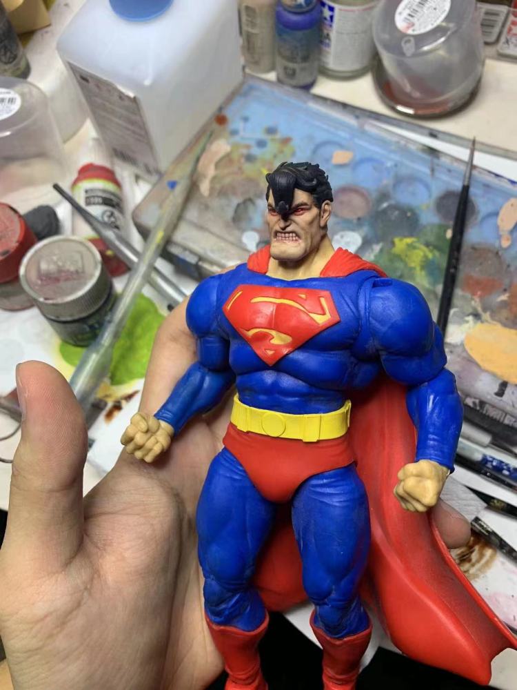 The Dark Knight returns angry supermann headsclpt
