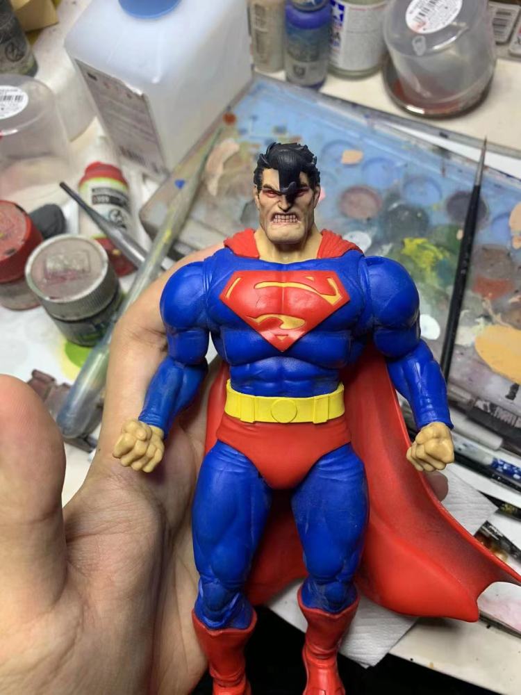 The Dark Knight returns angry supermann headsclpt