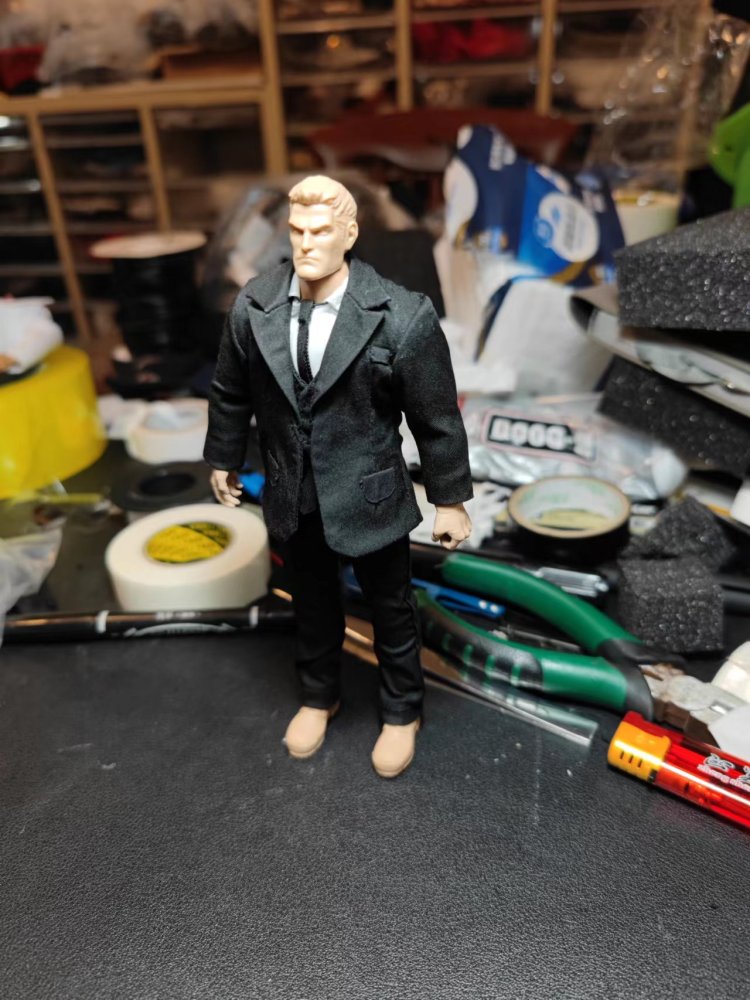 GW black suit 1:12
