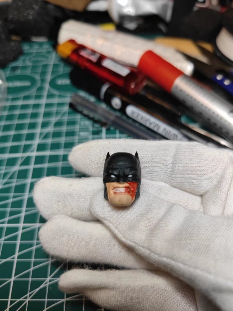 Mafex Batmann (The battle damage version)  headsclpt 1:12