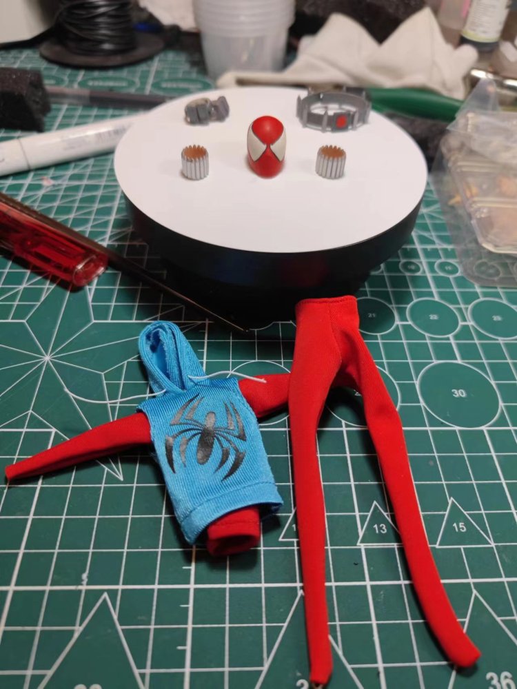 ml mezcoo Scarlet spiderr suit/toy accessories  1：12
