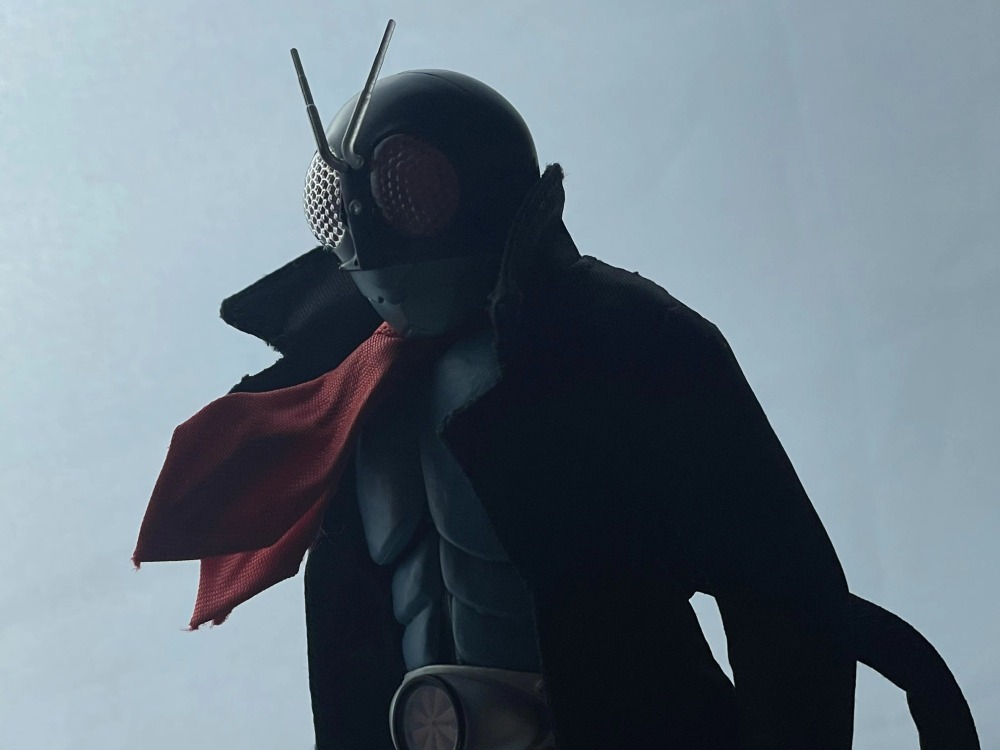 shf Mask Warrior Black trench coat+Red scarf 1：12