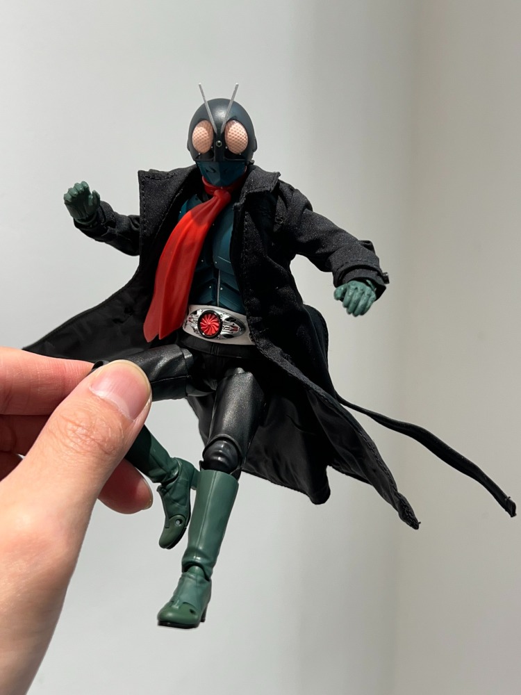 shf Mask Warrior Black trench coat+Red scarf 1：12